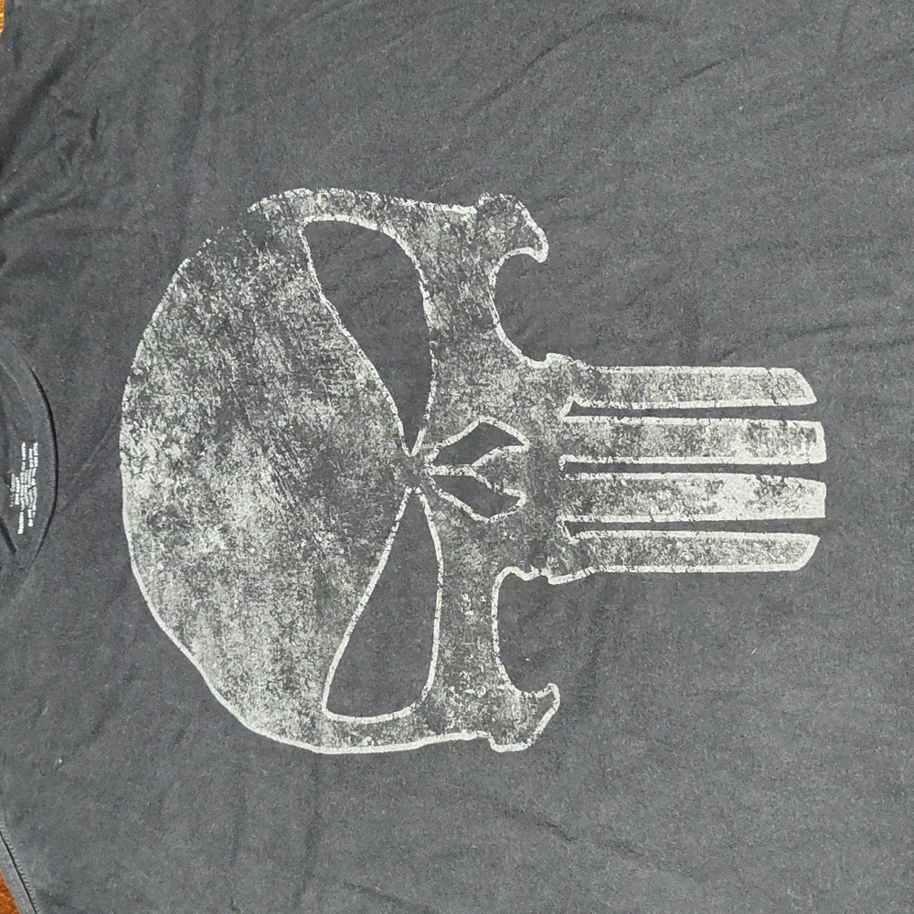 Men's Punisher shirt size 2Xl